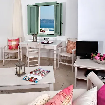 アパートホテル Aura Marina Santorini